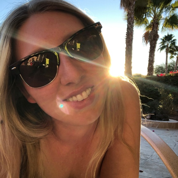 Meet your Posher, Makayla - Picture 3 of 3